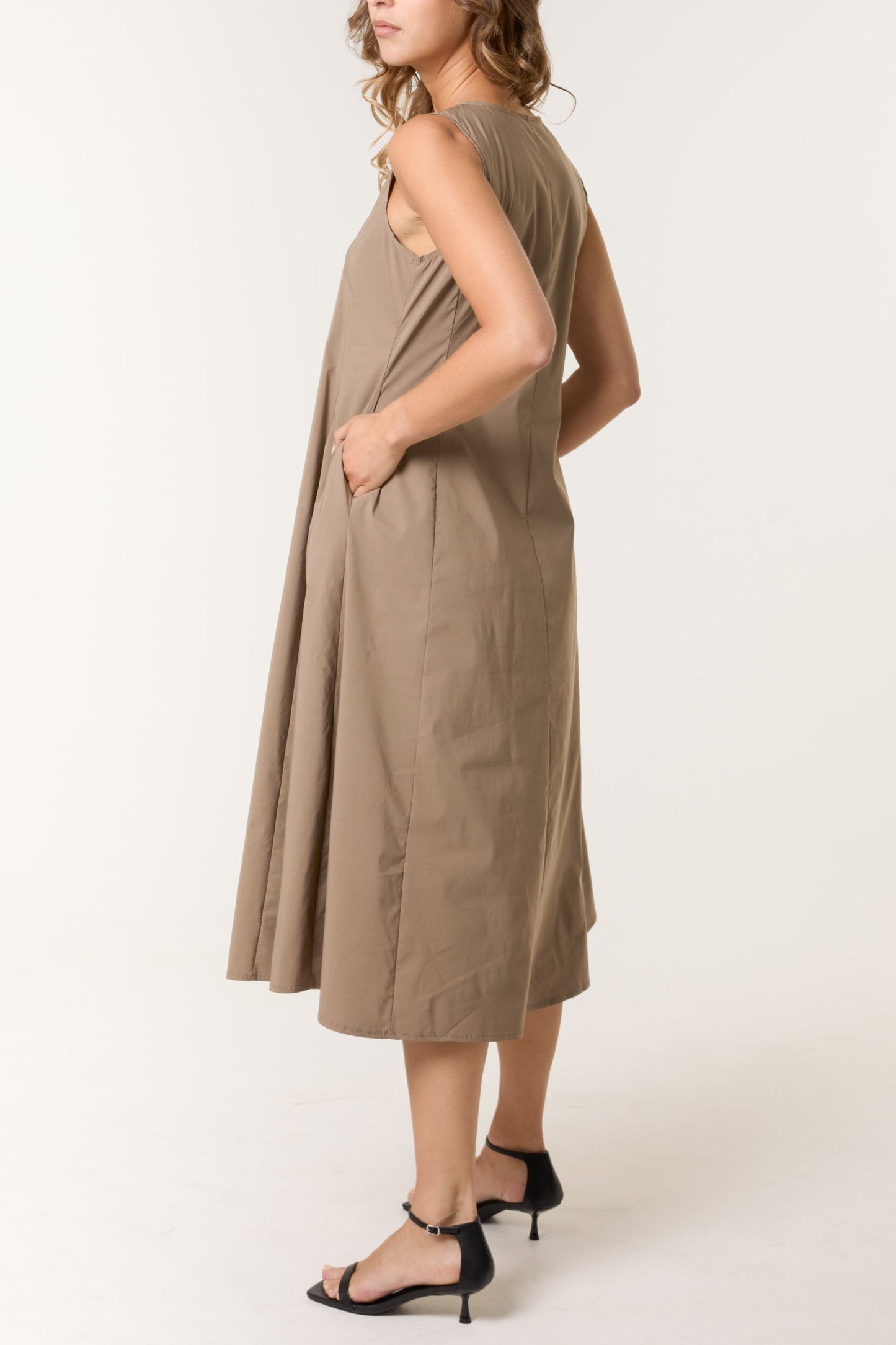 Sleeveless Stretch Pockets Midi Dress